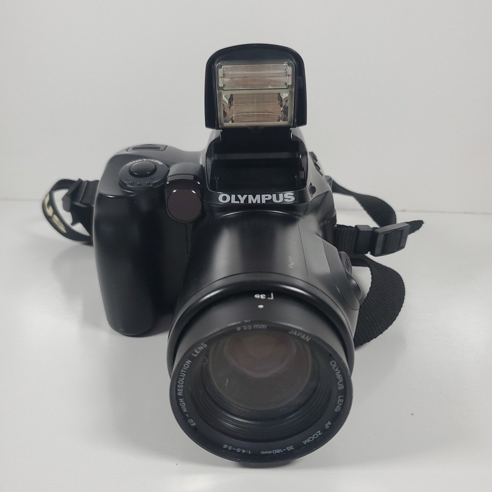 Olympus IS-3 DLX Quartz Date 35mm Film Camera 35-180mm ED Lens W/ Flash Untested
